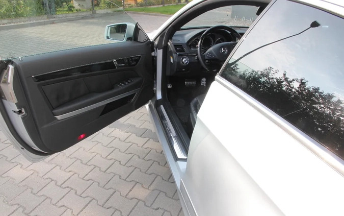 Mercedes-Benz Klasa E cena 151500 przebieg: 20720, rok produkcji 2010 z Mogielnica małe 466